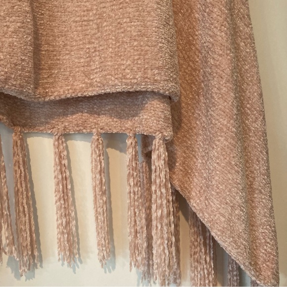 Knit Poncho One Size NWT - Picture 2 of 6